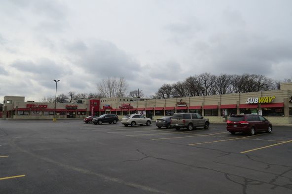 MAK Plaza: 706-728 Joliet St., Dyer, IN 46311